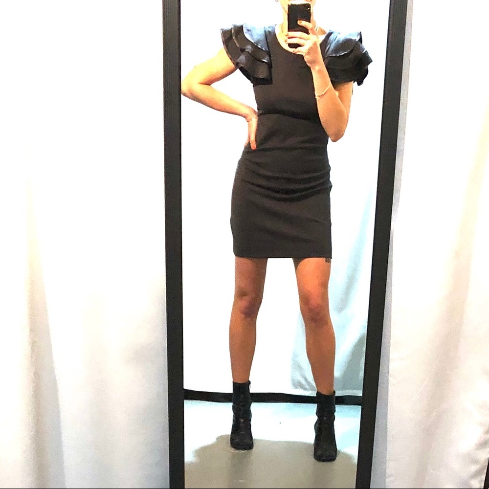 ✖️Cute Ruffle Sleeve Dress ✖️ - Picture 6 of 7